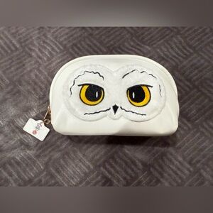 White Owl Cosmetic Bag w/ lipgloss pot and eyeshadow palette